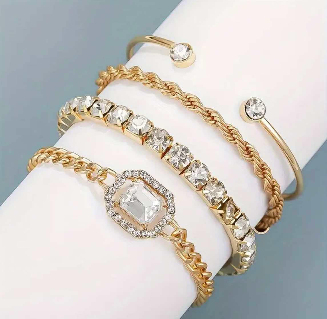 Ensemble de 4 bracelets avec chaîne Torsadée et strass pour Femme